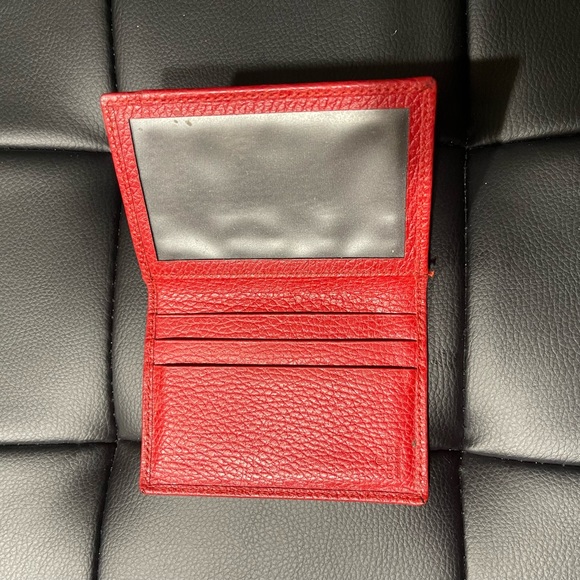 Gucci Leather Card Holder w/ ID placement - Picture 3 of 10